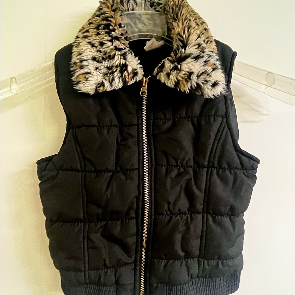 Kids Black Puffer Vest with Faux Fur Collar Sz M